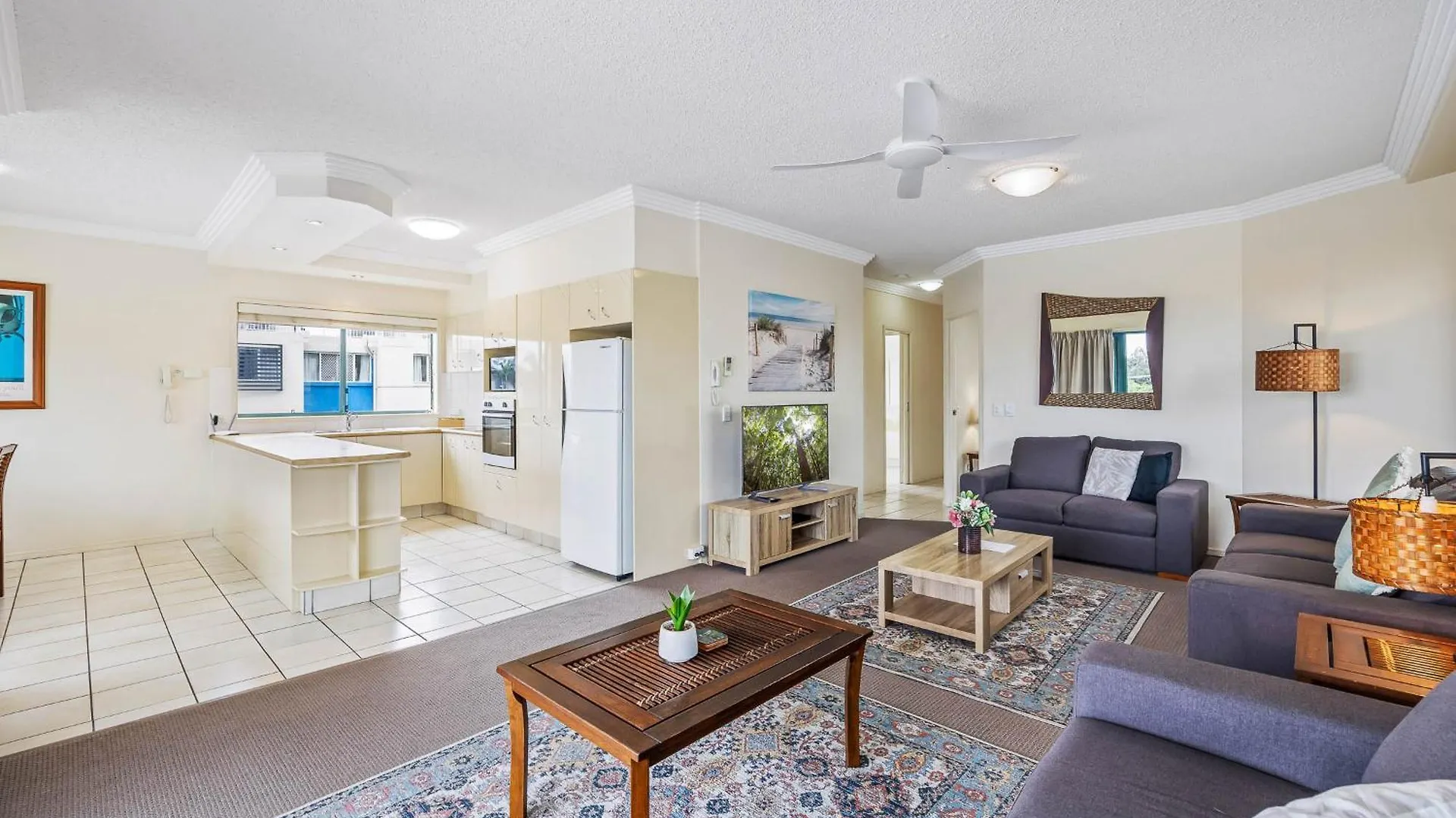 Sunshine Towers Boutique Apartments Maroochydore 3*,  Australia