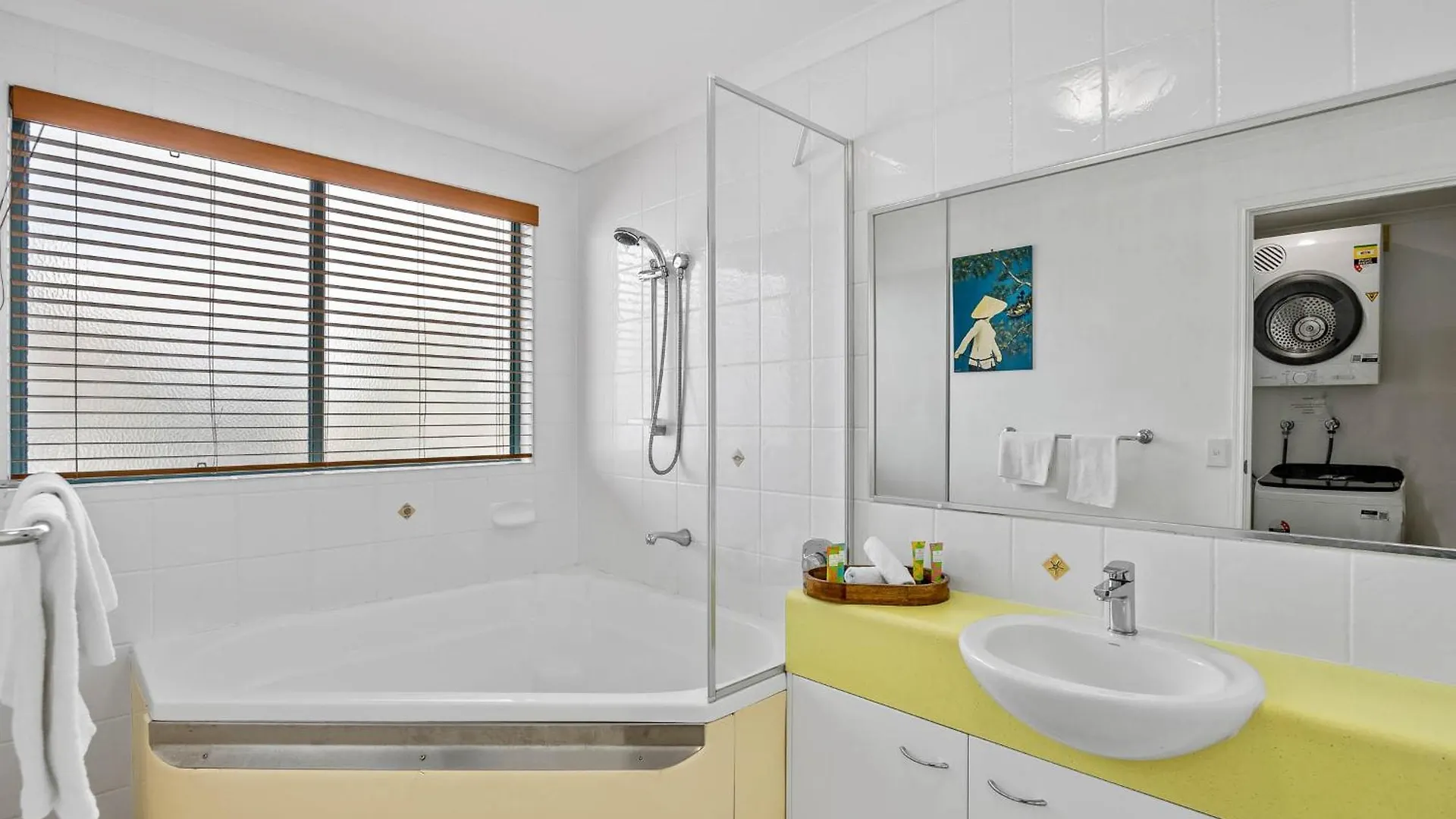 Sunshine Towers Boutique Apartments 玛志洛 3*,