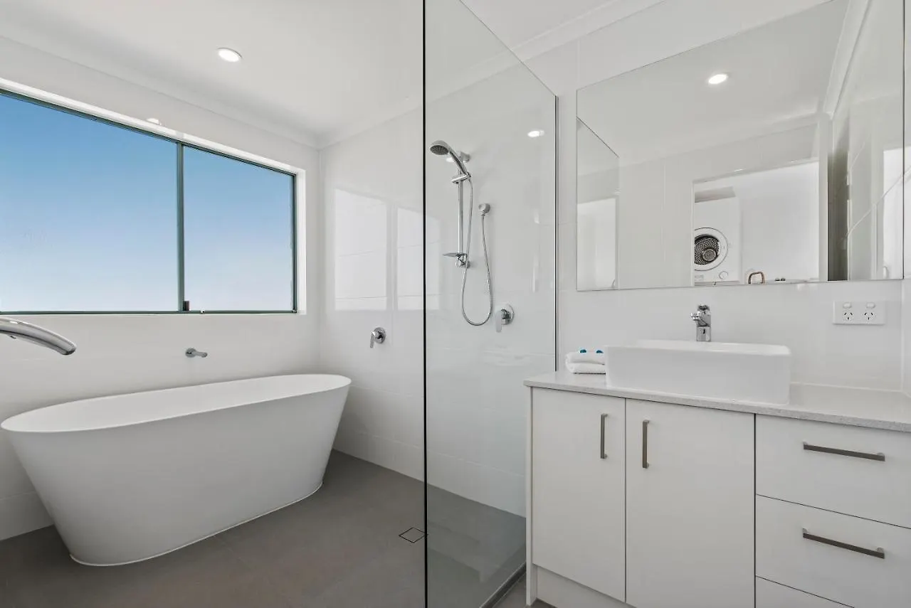 Sunshine Towers Boutique Apartments 玛志洛 3*,